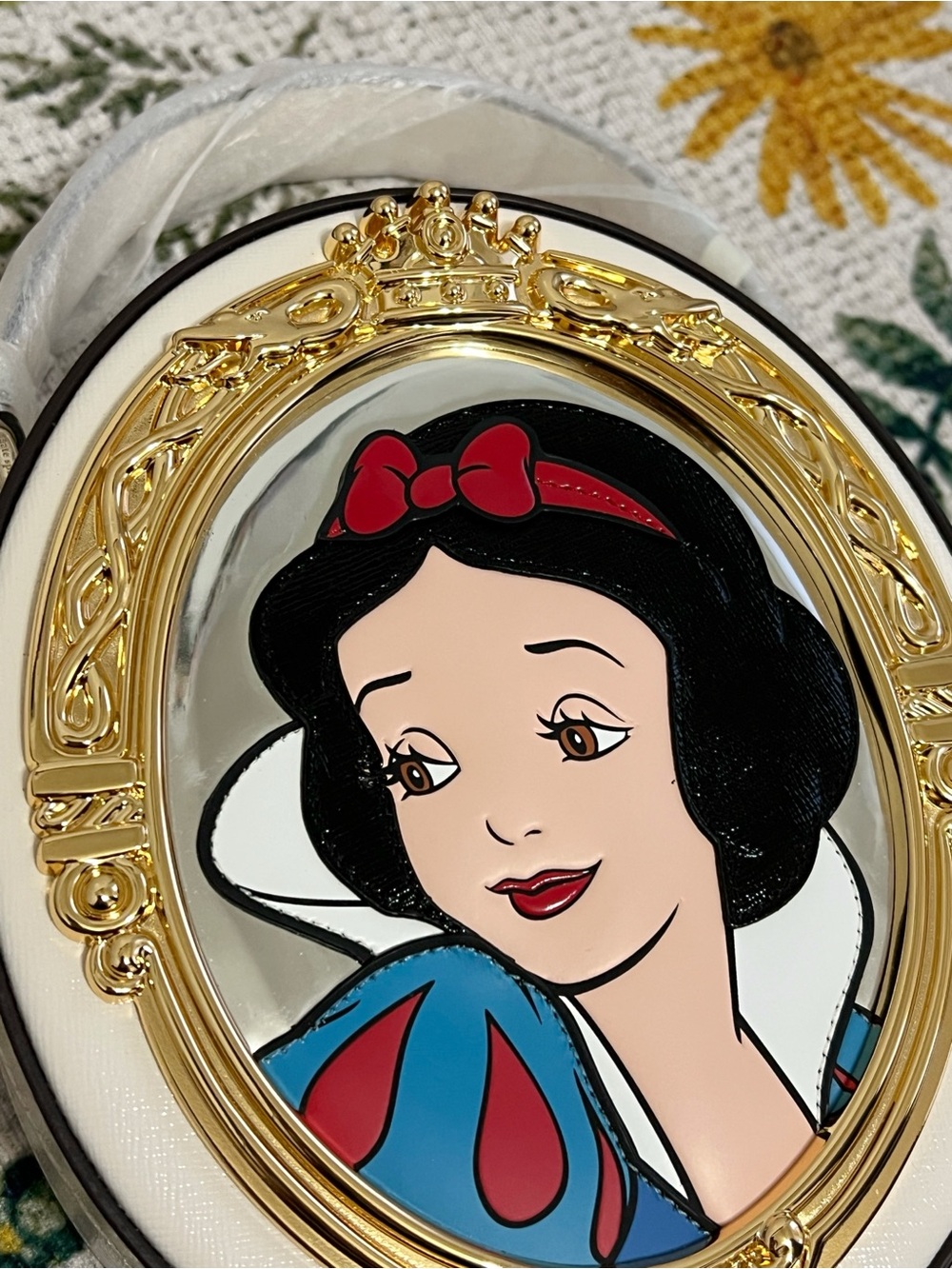 NWT Kate Spade New York X Disney Snow White 3D Mirror Crossbody - Picture 5 of 17